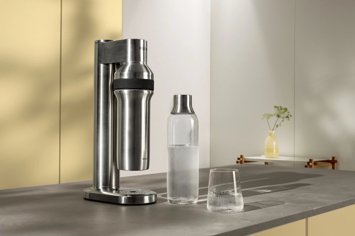 Load video: sodaTRIO pro sparkling water system shown from different views